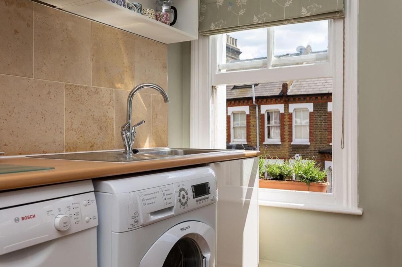 Quaint 2 Bedroom Flat - 9 Minutes Walk To Vauxhall Tube ロンドン エクステリア 写真