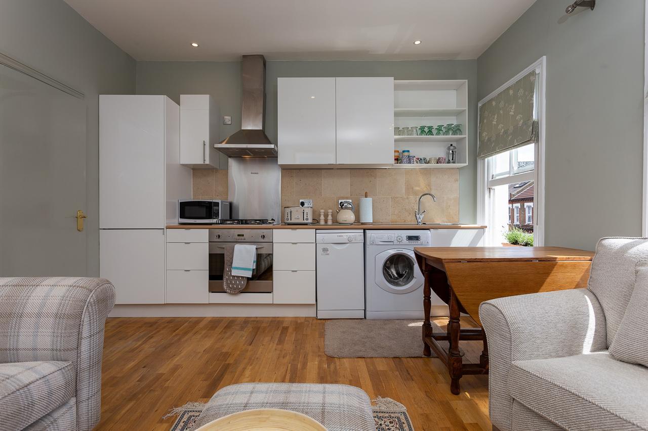 Quaint 2 Bedroom Flat - 9 Minutes Walk To Vauxhall Tube ロンドン エクステリア 写真