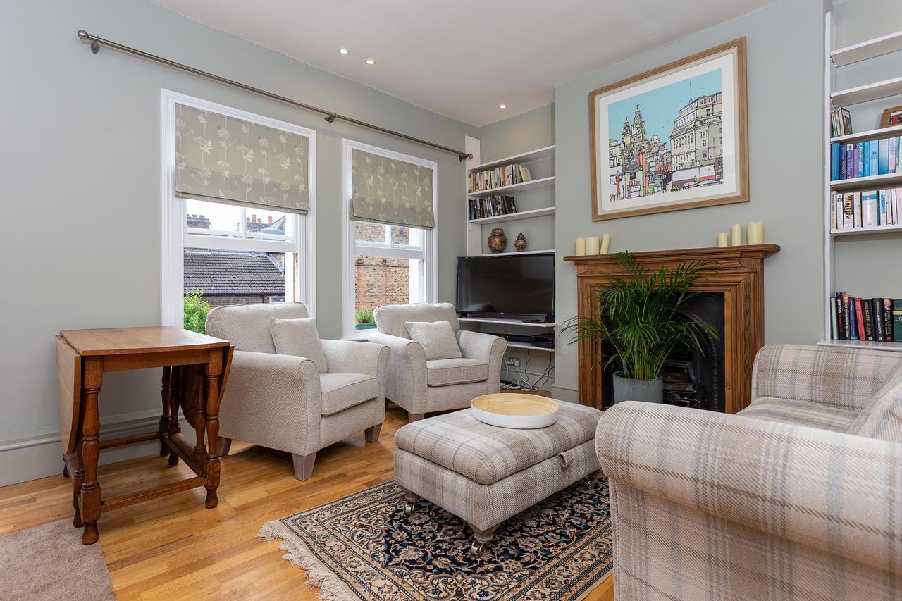 Quaint 2 Bedroom Flat - 9 Minutes Walk To Vauxhall Tube ロンドン エクステリア 写真